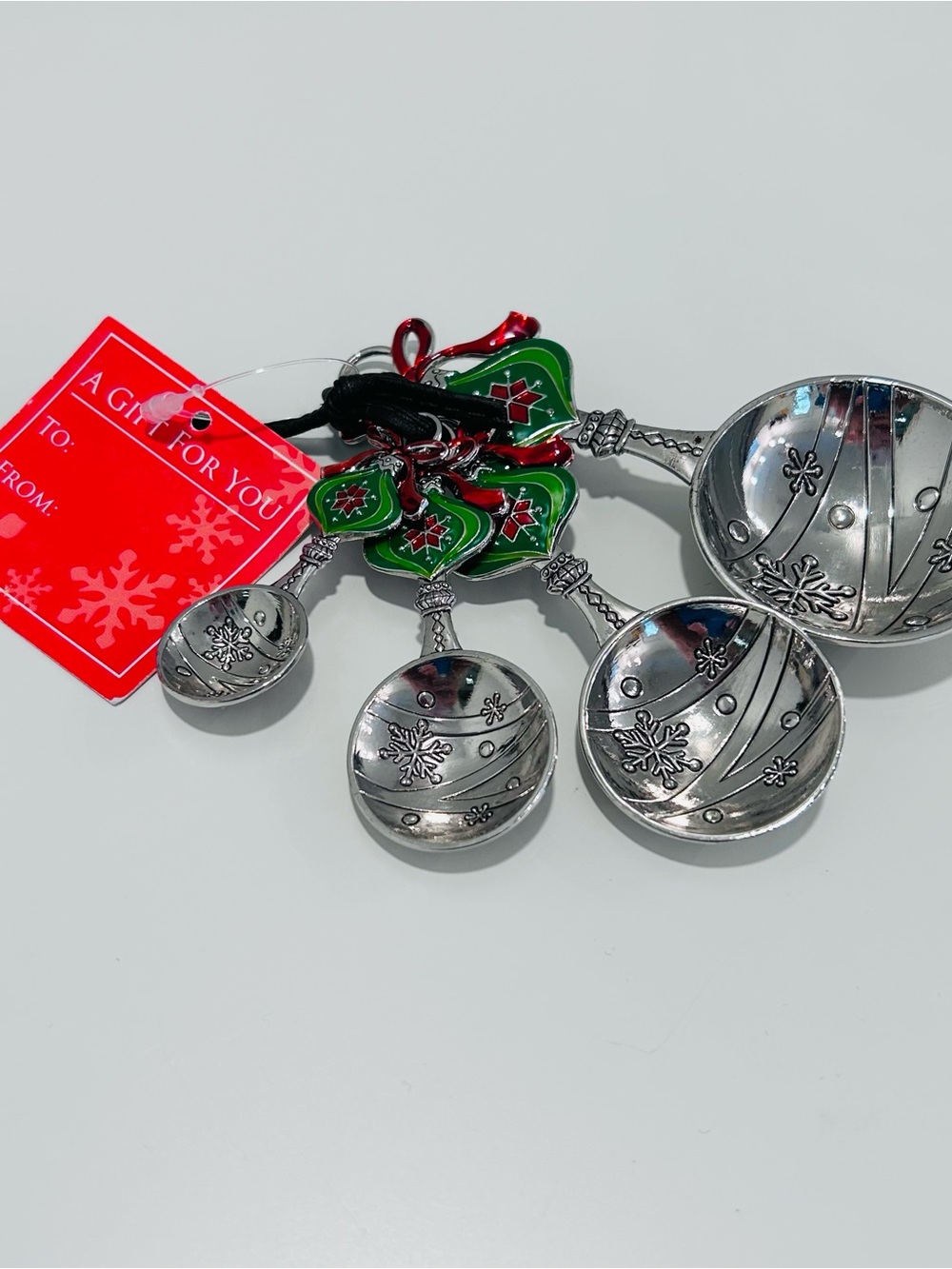 Ganz Measuring Spoon Set 4 Piece Snowflakes Christmas Ornaments Red Green
